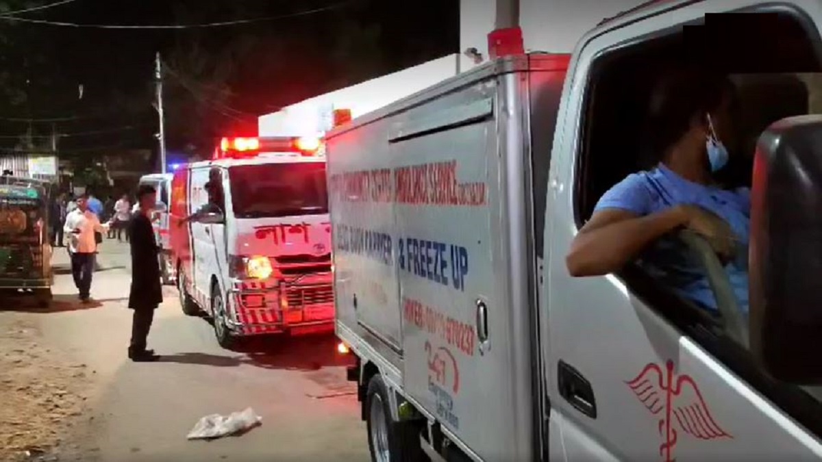 কক্সবাজারে ট্রলারে ১০ লাশ: ৬ জনের মরদেহ হস্তান্তর