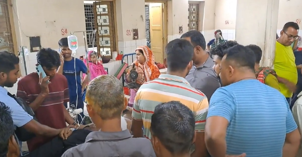 দোকানে দর কষাকষিকে কেন্দ্র করে ২ যুবককে ছুরিকাঘাতে হত্যা