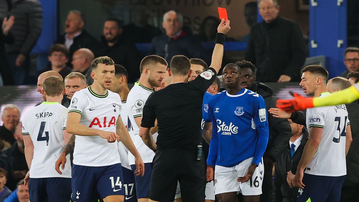 দুই লাল কার্ডের ম্যাচে টটেনহ্যামকে রুখে দিলো এভারটন