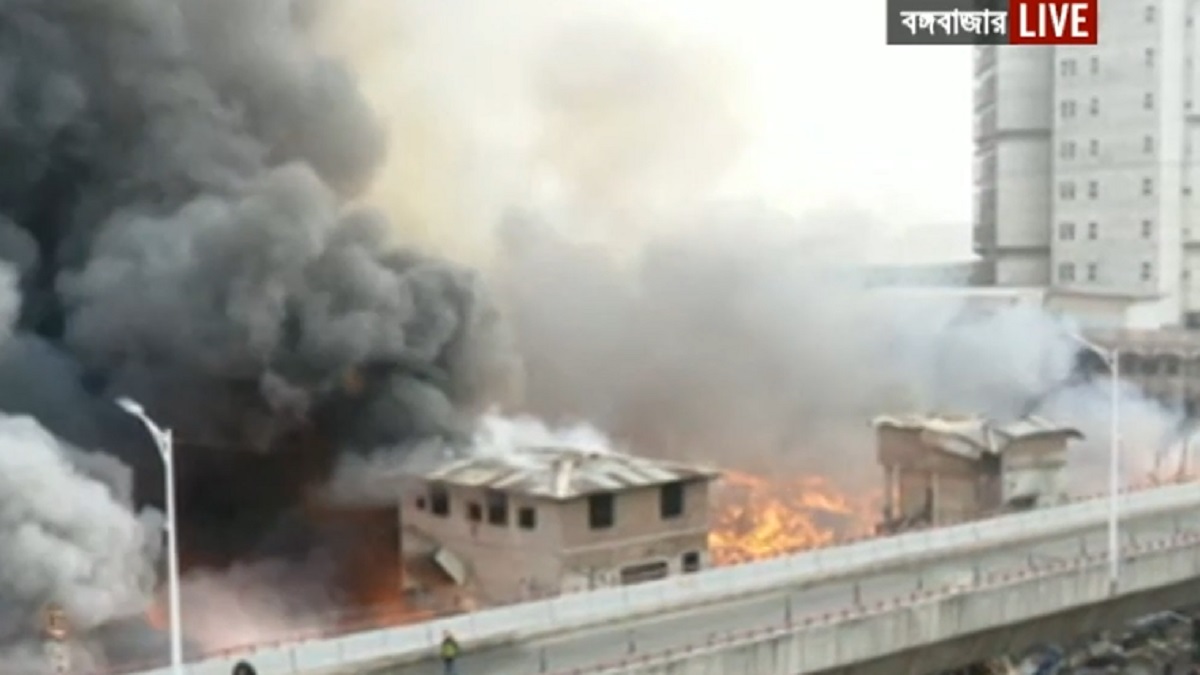 বঙ্গবাজার অগ্নিকাণ্ড: কারণ খুঁজতে ৫ সদস্যের তদন্ত কমিটি গঠন