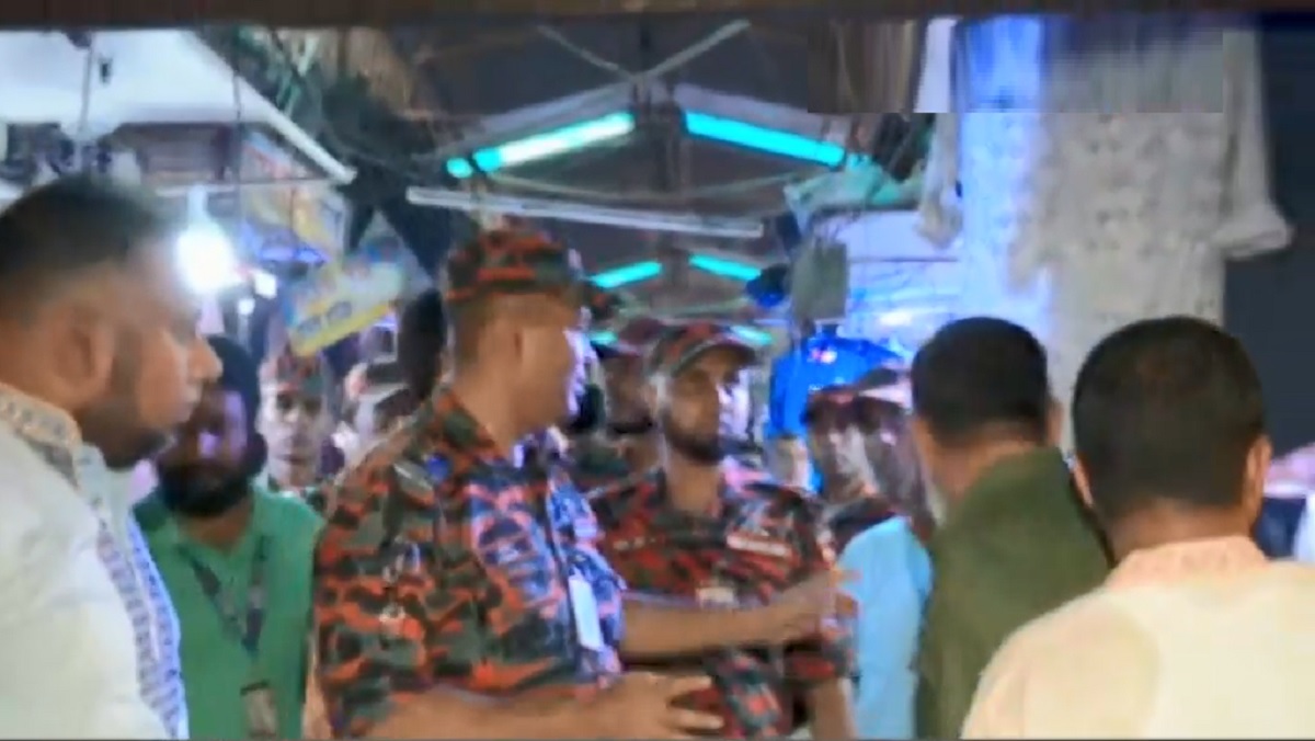 অগ্নিকাণ্ডের ঝুঁকিতে রাজধানী সুপার মার্কেট: ফায়ার সার্ভিস