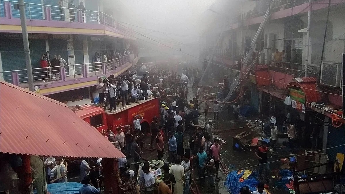 রাজধানীর ৫৮ মার্কেট ও শপিং মল ঝুঁকিপূর্ণ, অধিক ঝুঁকিতে ৯ : ফায়ার সার্ভিস