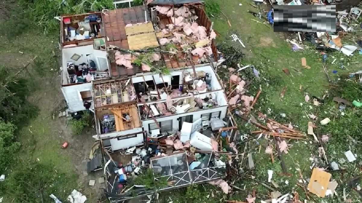 একাধিক টর্নেডোর আঘাতে বিধ্বস্ত ফ্লোরিডা-জর্জিয়ার একাংশ