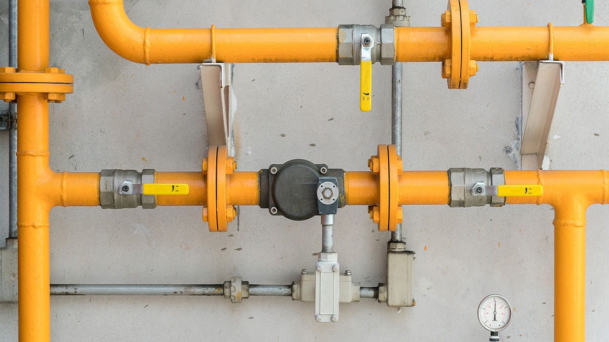 ঢাকায় তিতাসের গ্যাস লাইন লিকেজ: আতঙ্কিত না হতে জ্বালানি প্রতিমন্ত্রীর অনুরোধ