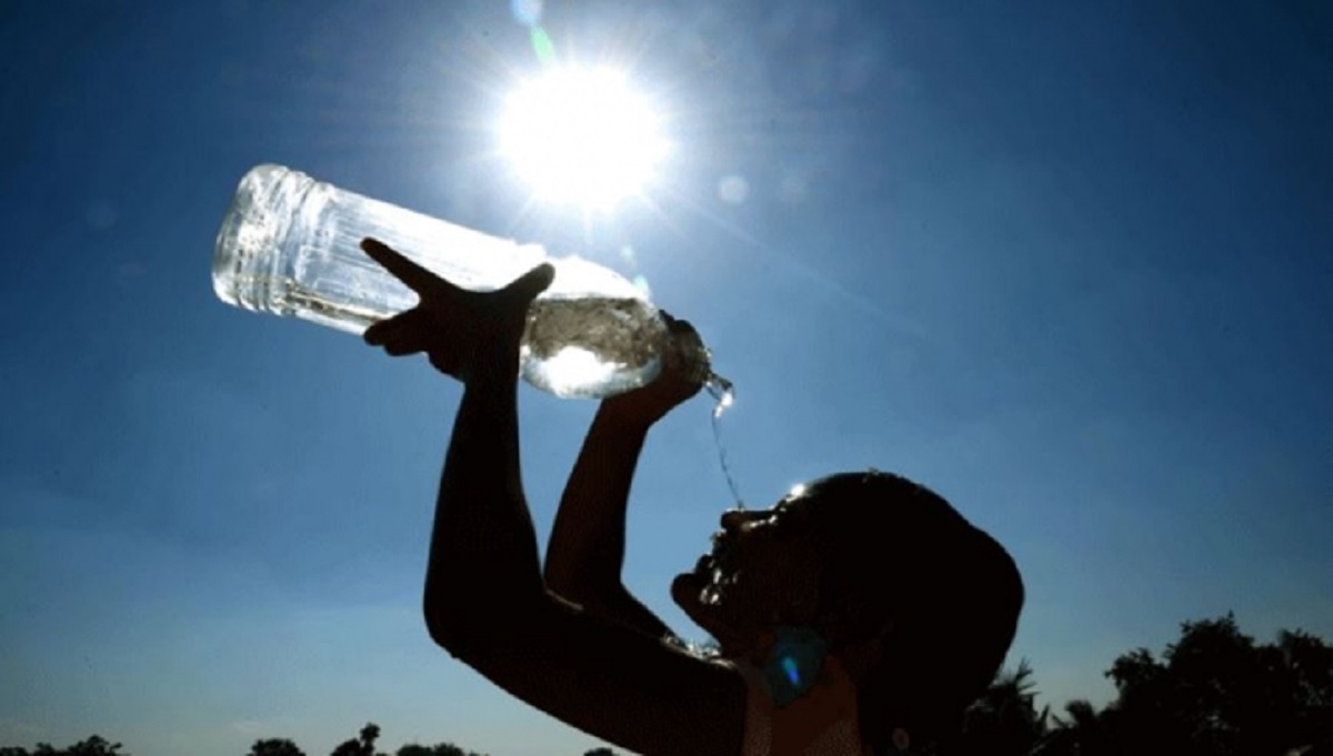 তীব্র গরম থেকে বাঁচতে যা যা করণীয়