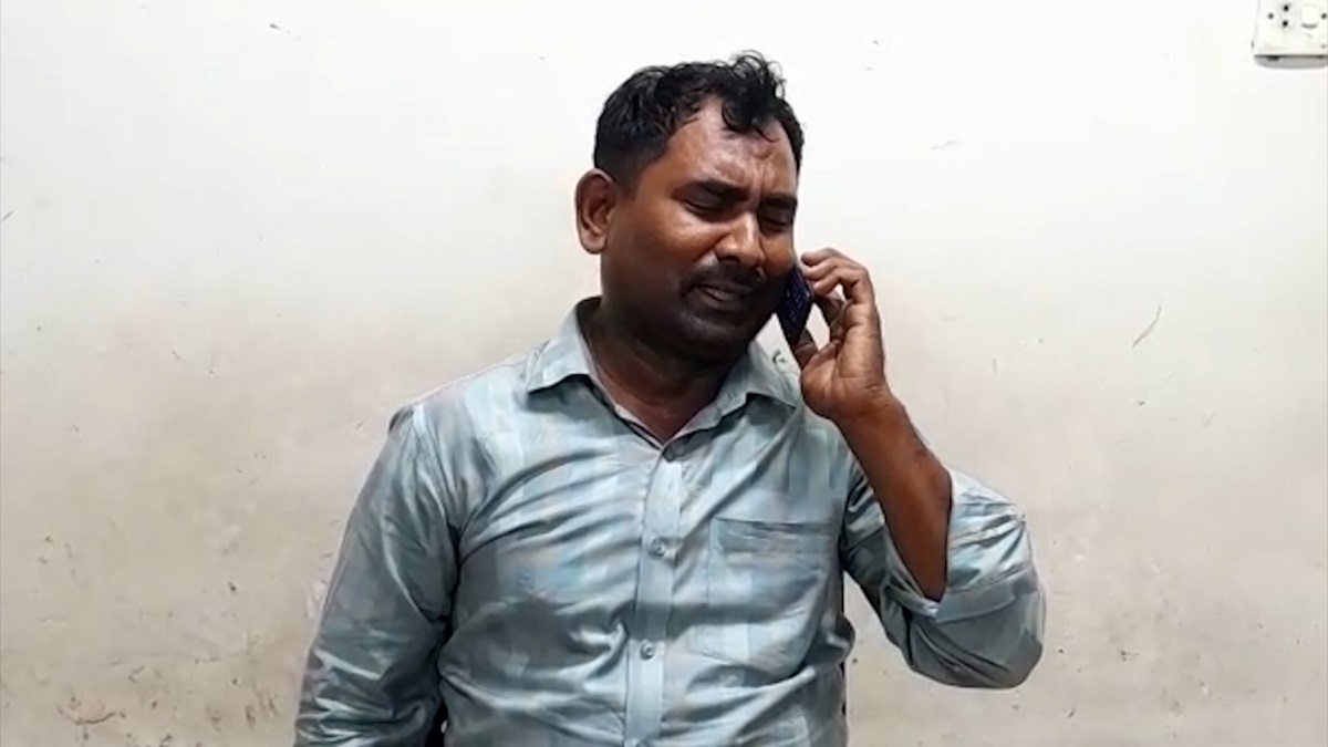 প্রবাসীদের জিম্মি করে বিমানবন্দরে টাকা আদায় করতো জাবেদ গ্যাং