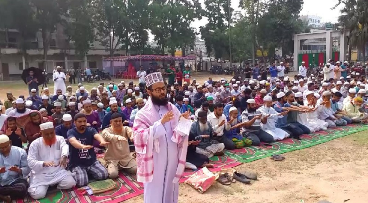 ঝিনাইদহে বৃষ্টির জন্য ইসতিসকার নামাজ আদায়