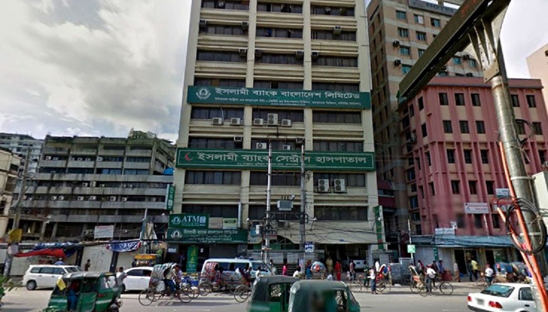 রাজধানীর ইসলামী ব্যাংক হাসপাতাল ভবনের সিঁড়িতে আগুন