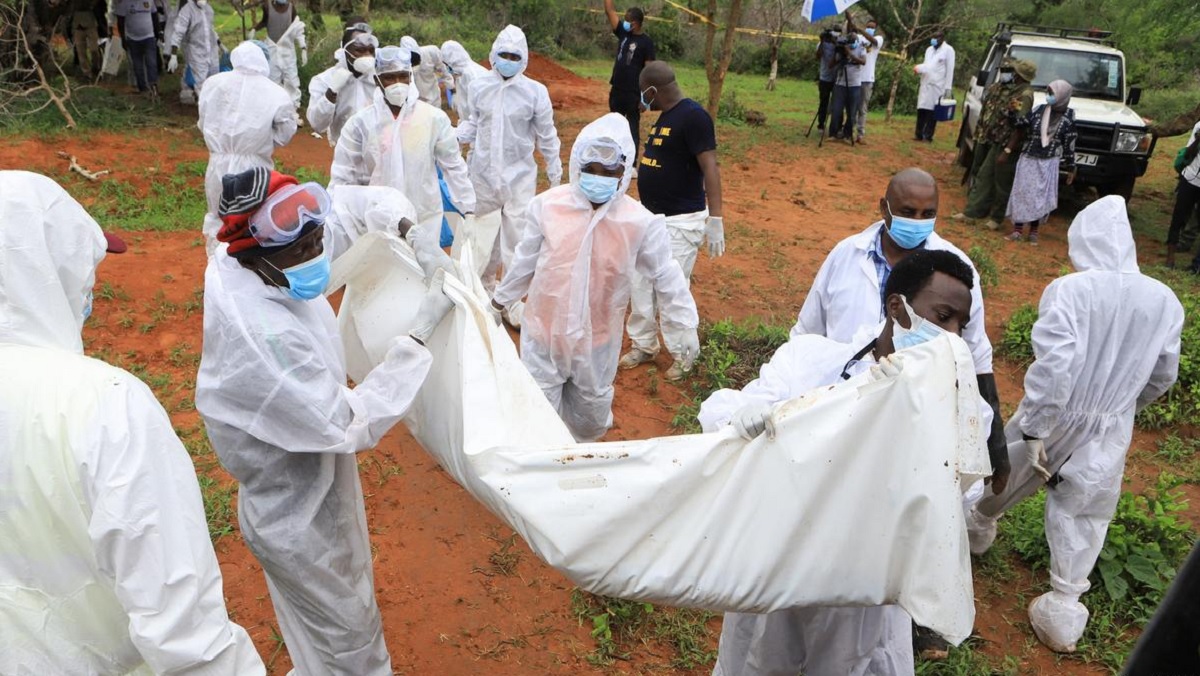 কেনিয়ায় ধর্মগুরুর কথায় অনাহারে মৃত্যু; তদন্তে ৪৭টি লাশের সন্ধান