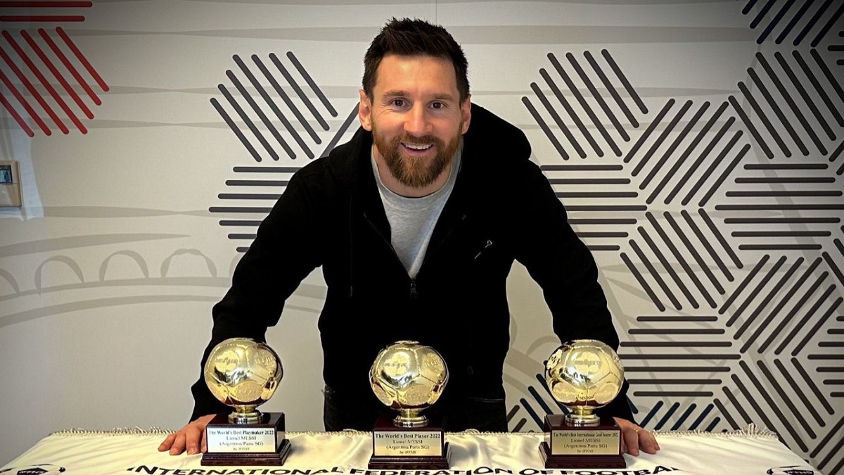 আইএফএফএইচএস’র সেরার ৩ ট্রফি মেসির হাতে