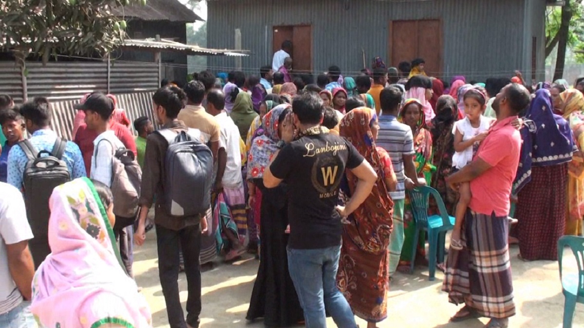 ঘুমন্ত বড় ভাইকে গলা কেটে হত্যার অভিযোগ ছোট ভাইয়ের বিরুদ্ধে