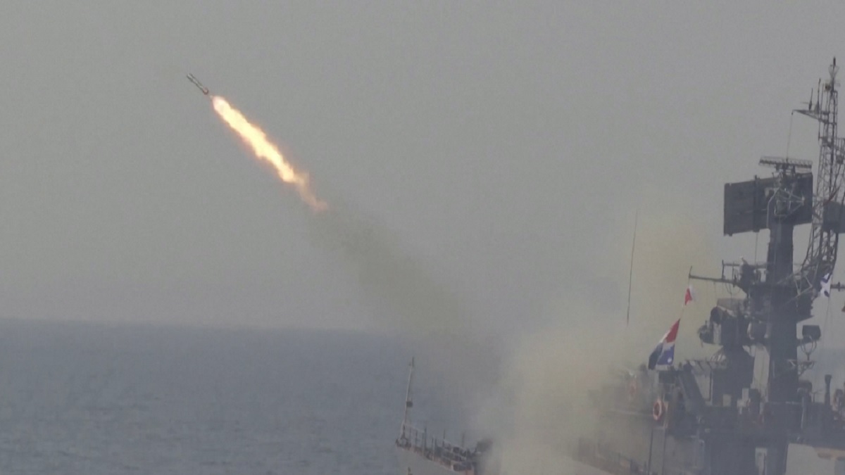 পারমাণবিক ক্ষেপণাস্ত্র প্রতিরক্ষা ব্যবস্থার সক্ষমতা যাচাই করছে রাশিয়া