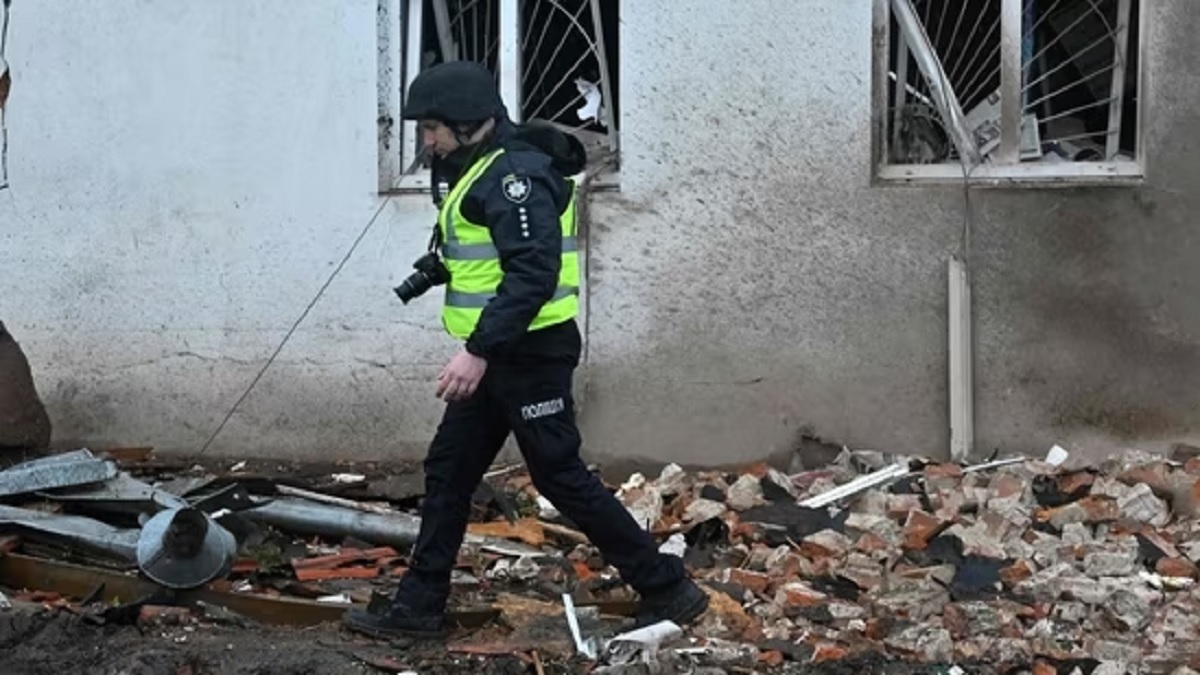 রুশ নিয়ন্ত্রিত খারকিভের জাদুঘরে মিসাইল নিক্ষেপ, নিহত ২