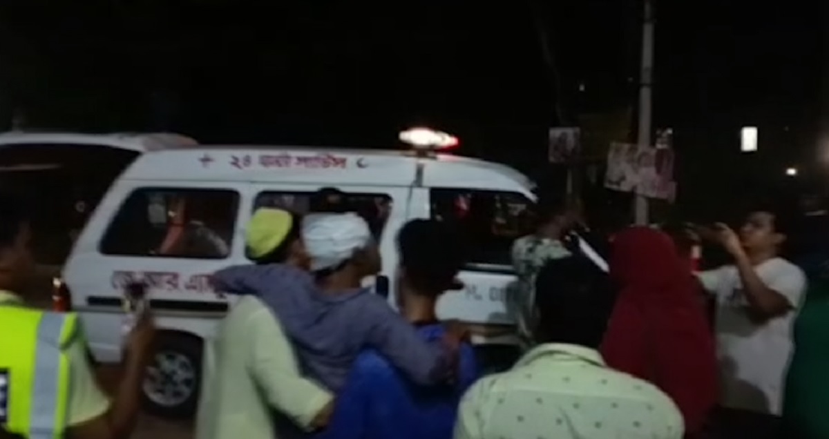 ভান্ডারিয়া উপজেলা চেয়ারম্যানের বাড়িতে হামলা-ভাঙচুর, আহত ১৩