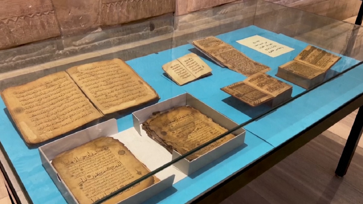 হিজরি প্রথম শতকে হাতে লেখা পবিত্র কোরআনের প্রদর্শনী ইরাকে