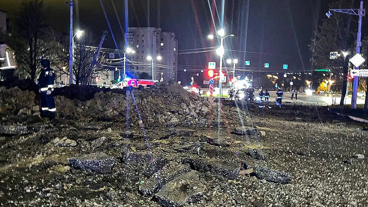 ভুল করে নিজেদের শহরেই রুশ বাহিনীর বোমা নিক্ষেপ!