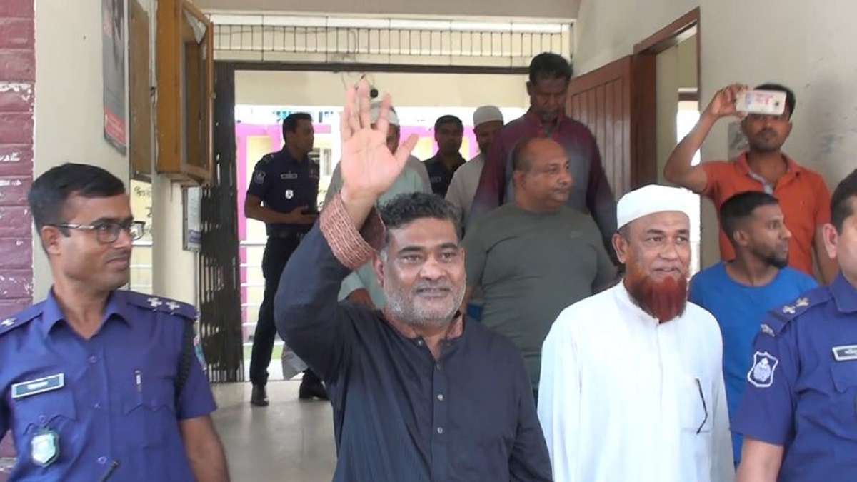 সাতক্ষীরায় বিএনপি-জামায়াতের আট নেতাকর্মী আটক