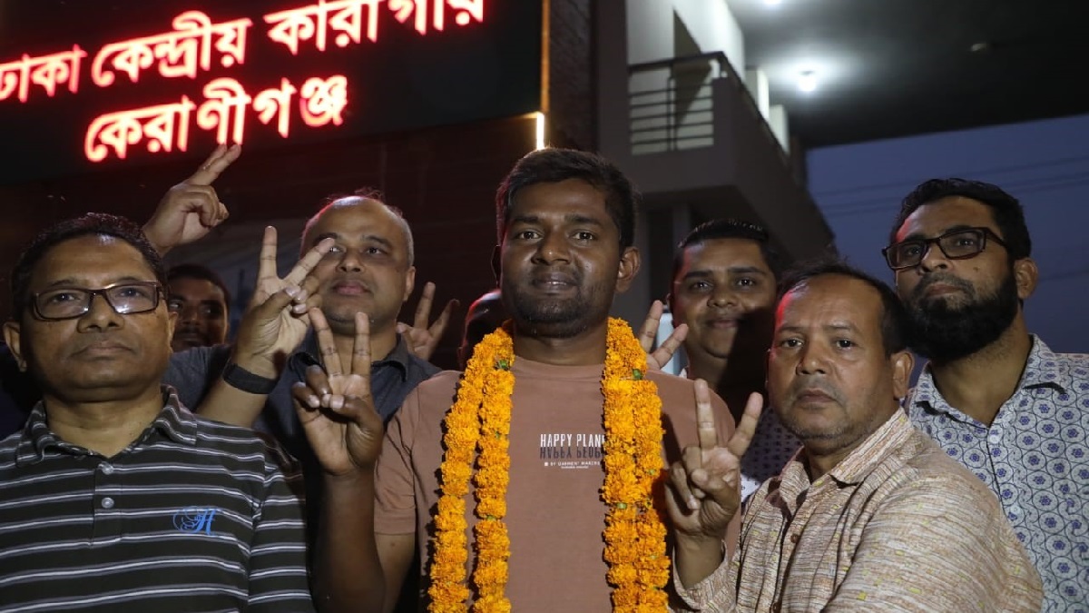 মুক্তি পেলেন সাংবাদিক শামসুজ্জামান