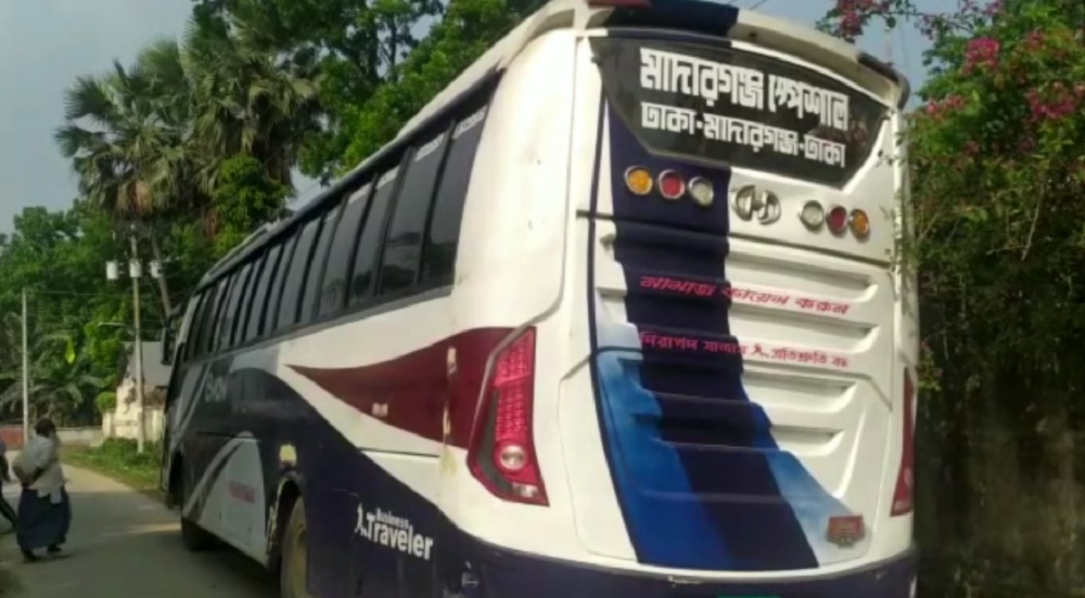 টাঙ্গাইলে যাত্রীবেশে বাসে ডাকাতি, আহত ৭