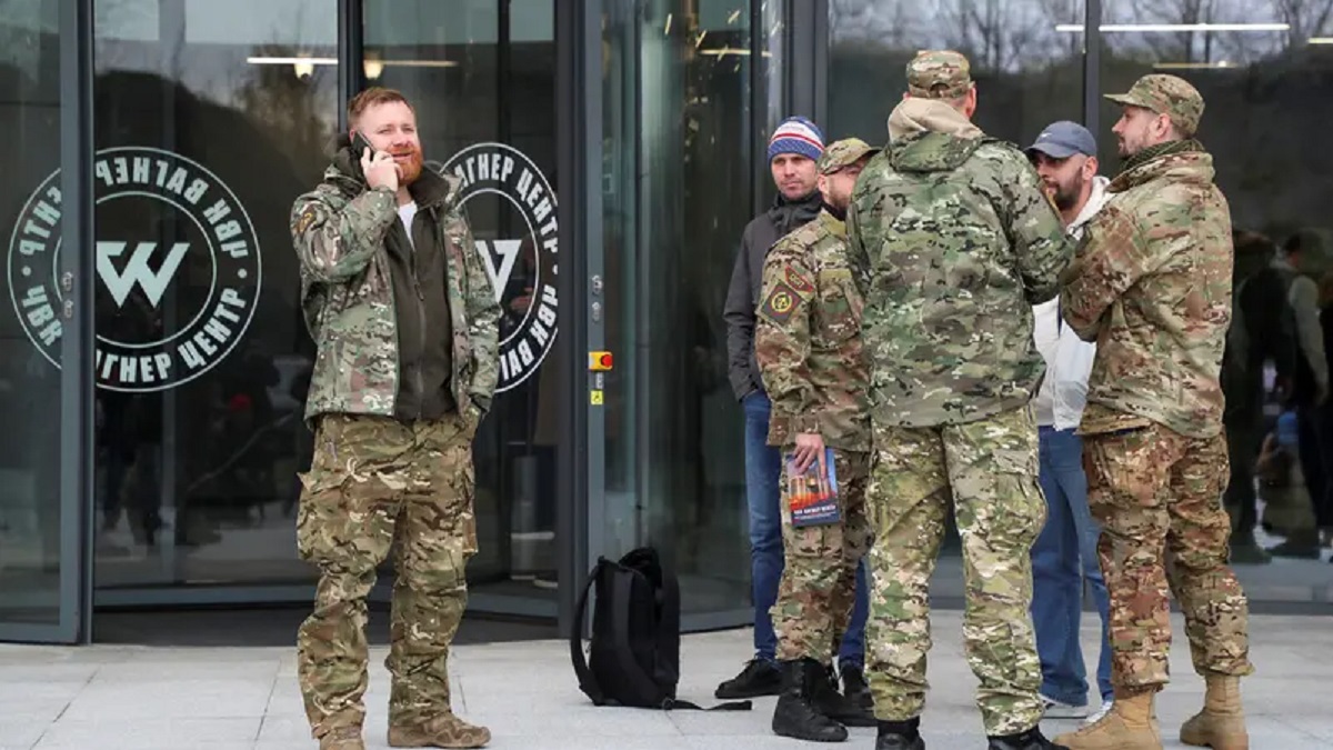 পর্যাপ্ত অস্ত্র দিচ্ছে না রাশিয়া, বাখমুত থেকে যোদ্ধা প্রত্যাহারের হুমকি ওয়াগনার গ্রুপের