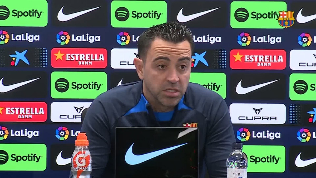 মেসির বার্সায় ফেরা নিয়ে কথা বলতে চান না জাভি