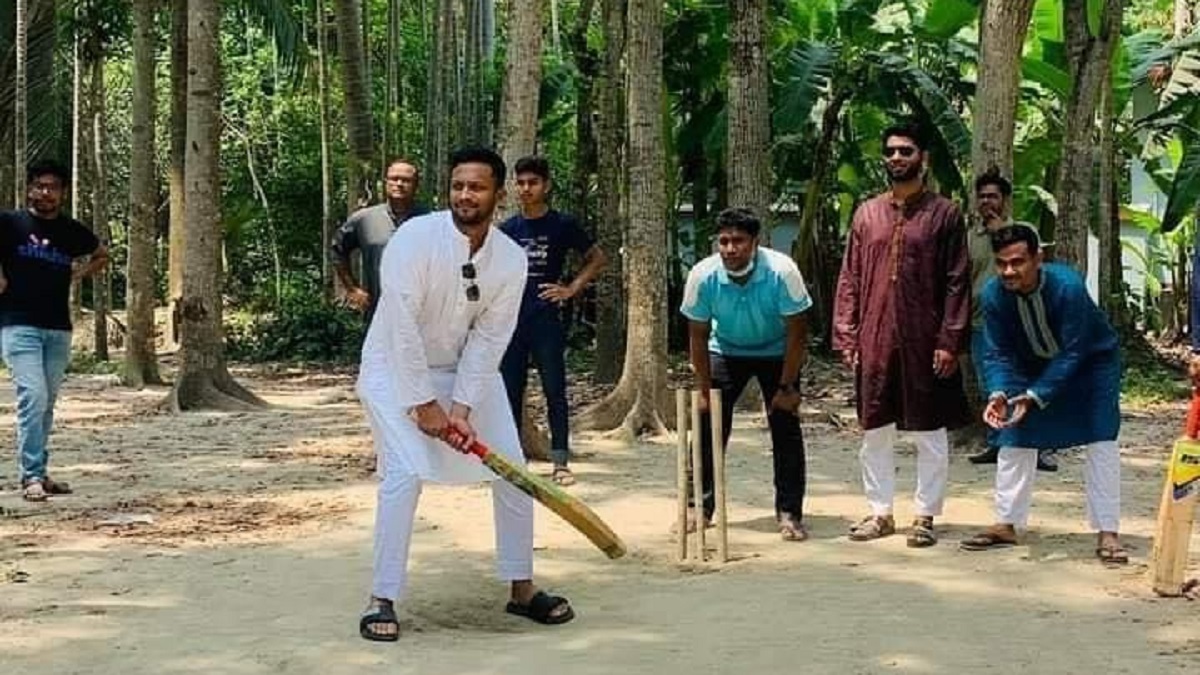 ঈদের দিনেও ব্যাট হাতে সাকিব