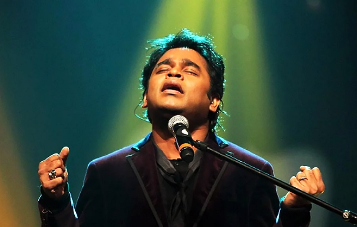 এ আর রহমানের কনসার্টে পুলিশি হস্তক্ষেপ, গানের মাঝপথেই নামিয়ে দেয়া হলো স্টেজ থেকে