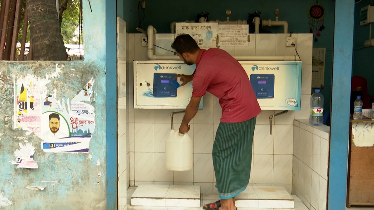 চট্টগ্রামে লবণাক্ততার কারণে পান করা যাচ্ছে না ওয়াসার পানি, দুর্ভোগে নগরবাসী