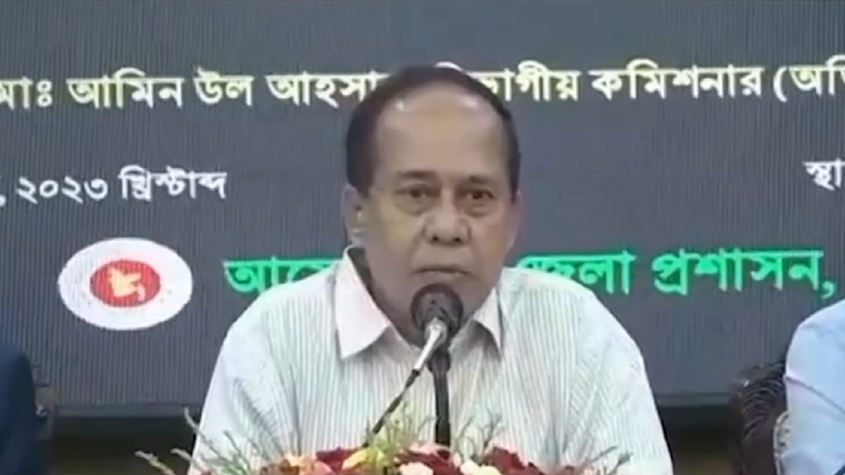 বরিশালে নির্বাচনী পরিস্থিতির অবনতি ঘটলে দায় নিতে হবে আইনশৃঙ্খলা বাহিনীকে: ইসি