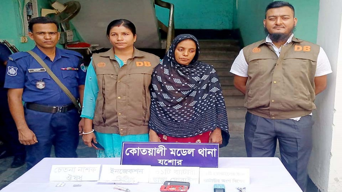 যশোরে পরকীয়ার জেরে এসিড পুশ করে ঔষধ ব্যবসায়ীকে হত্যা, গ্রেফতার ২