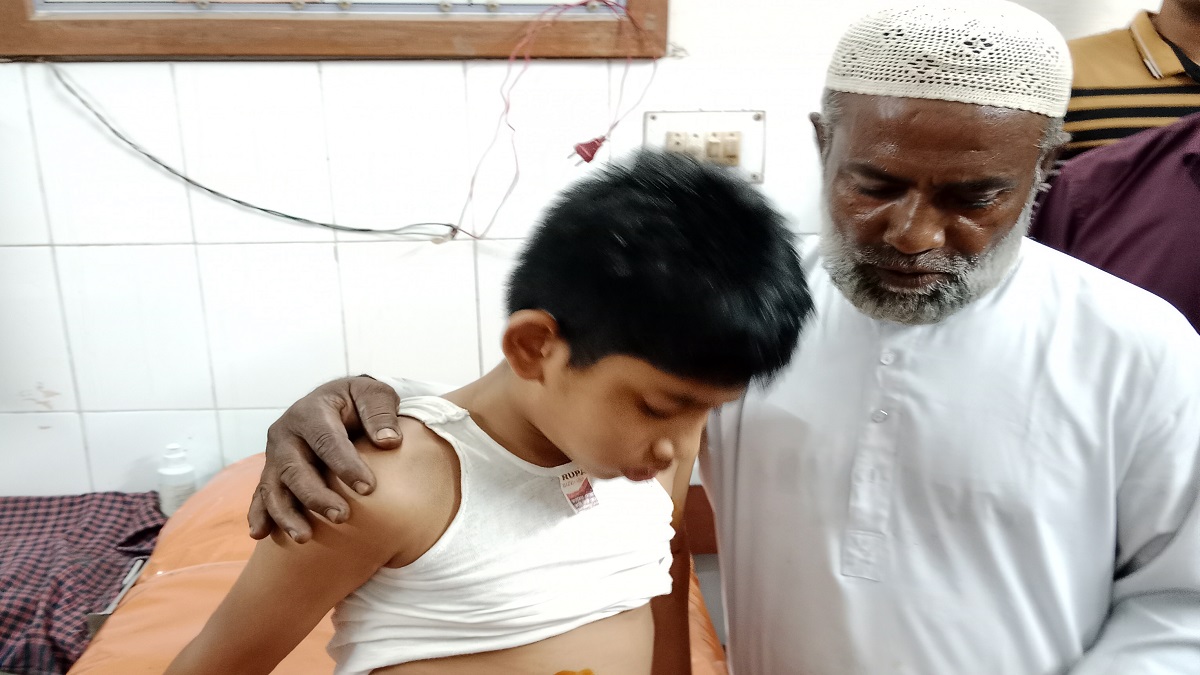 কোটচাঁদপুরে দুর্বৃত্তদের ফেলে যাওয়া বোমা বিস্ফোরণে ৩ শিশু আহত