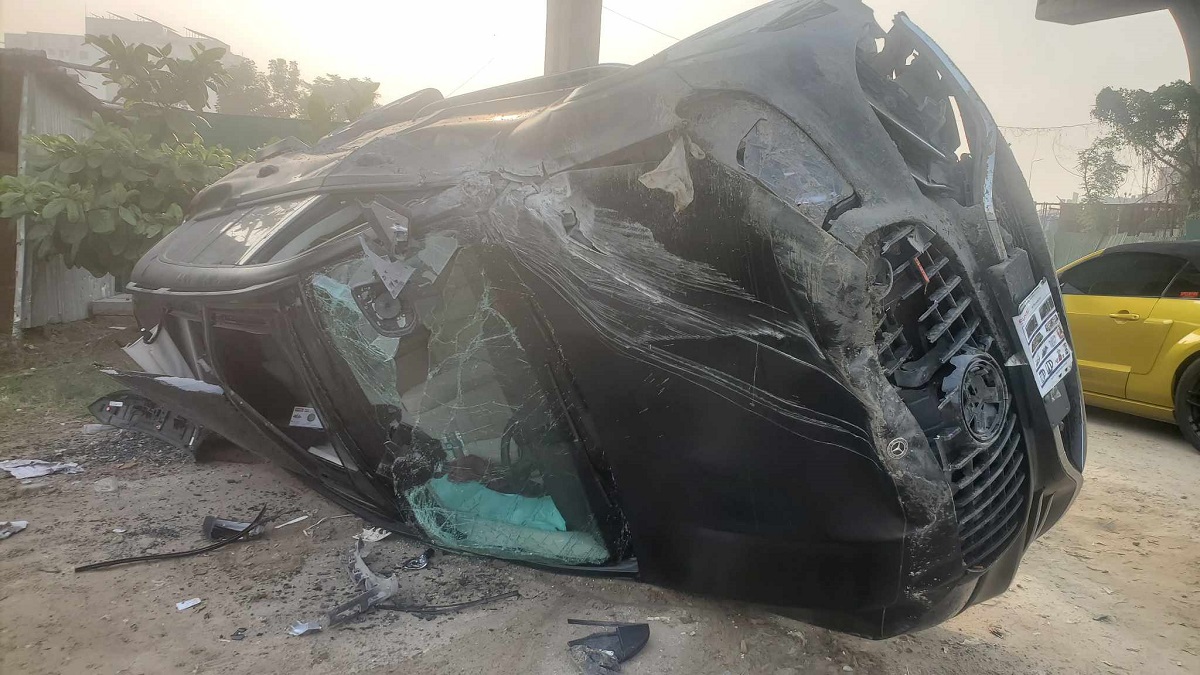 কুড়িল বিশ্বরোডে সড়ক দুর্ঘটনায় আহত ৩