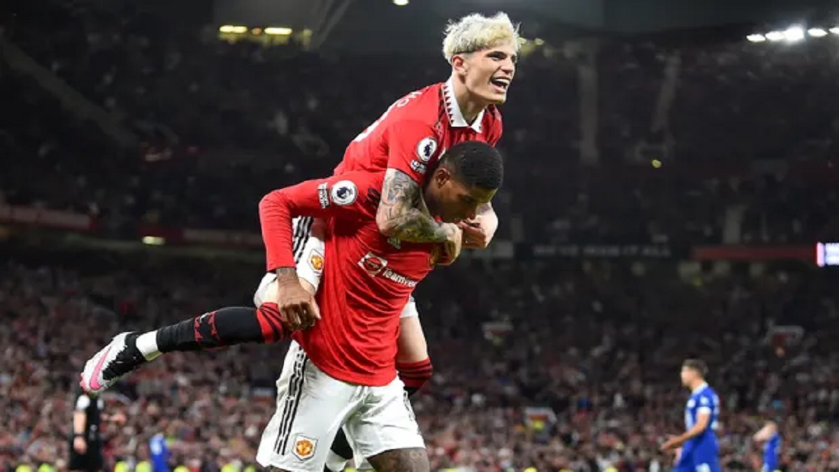 ম্যানচেস্টার ইউনাইটেডের বড় জয়ে কপাল পুড়লো লিভারপুলের