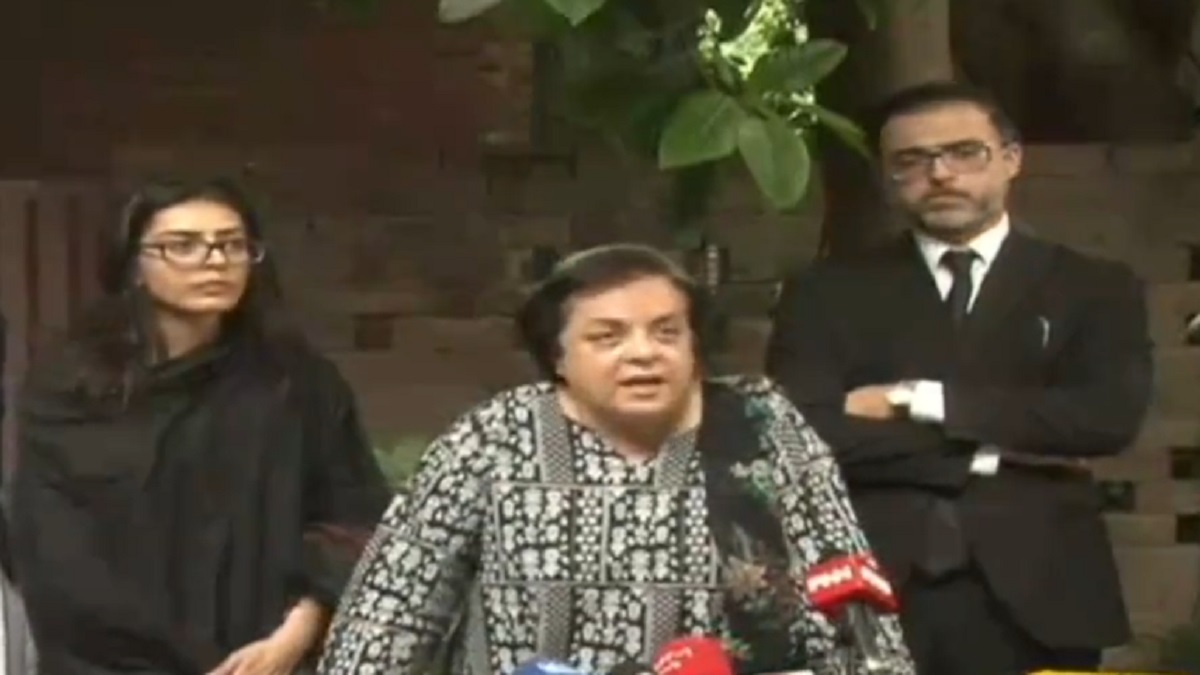 শীর্ষ নেতাদের পদত্যাগে বড় ধাক্কা খেলো ইমরান খানের দল