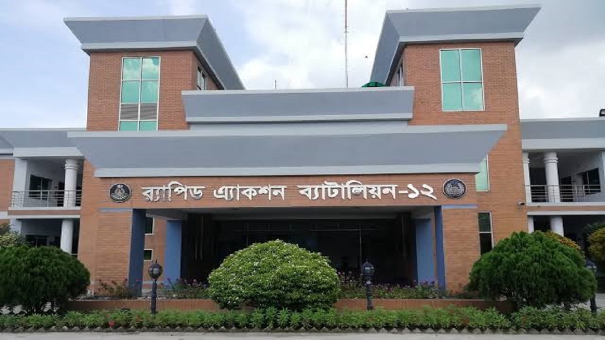 আত্মসমর্পণ করে স্বাভাবিক জীবনে ফিরছেন ৩ শতাধিক চরমপন্থী