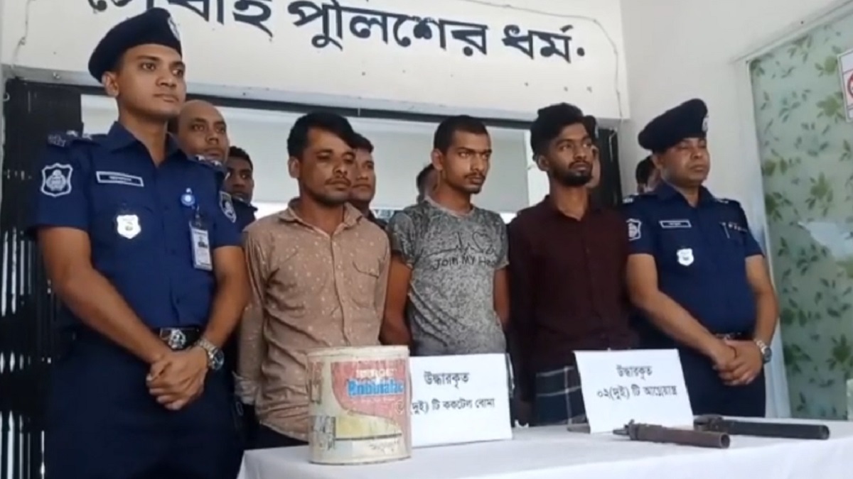 রাজবাড়ীতে স্কুল শিক্ষক হত্যা: আরও ৩ আসামি গ্রেফতার, অস্ত্র-ককটেল উদ্ধার