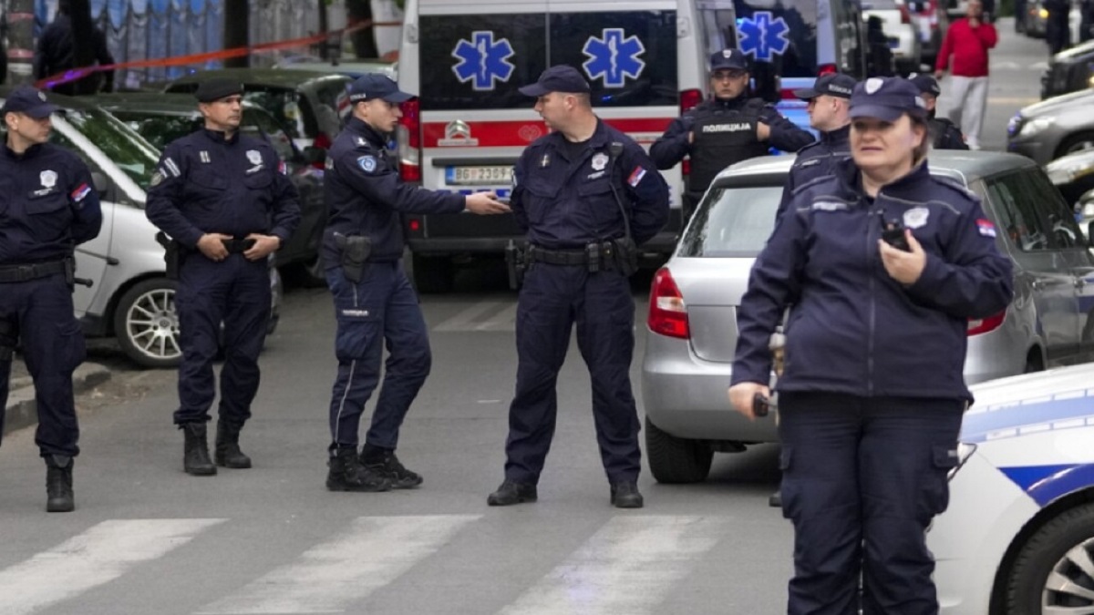 সার্বিয়ায় গ্রেফতার এলোপাতাড়ি সেই বন্দুক হামলাকারী, গায়ে ছিল নব্য-নাৎসি প্রতীকের পোশাক