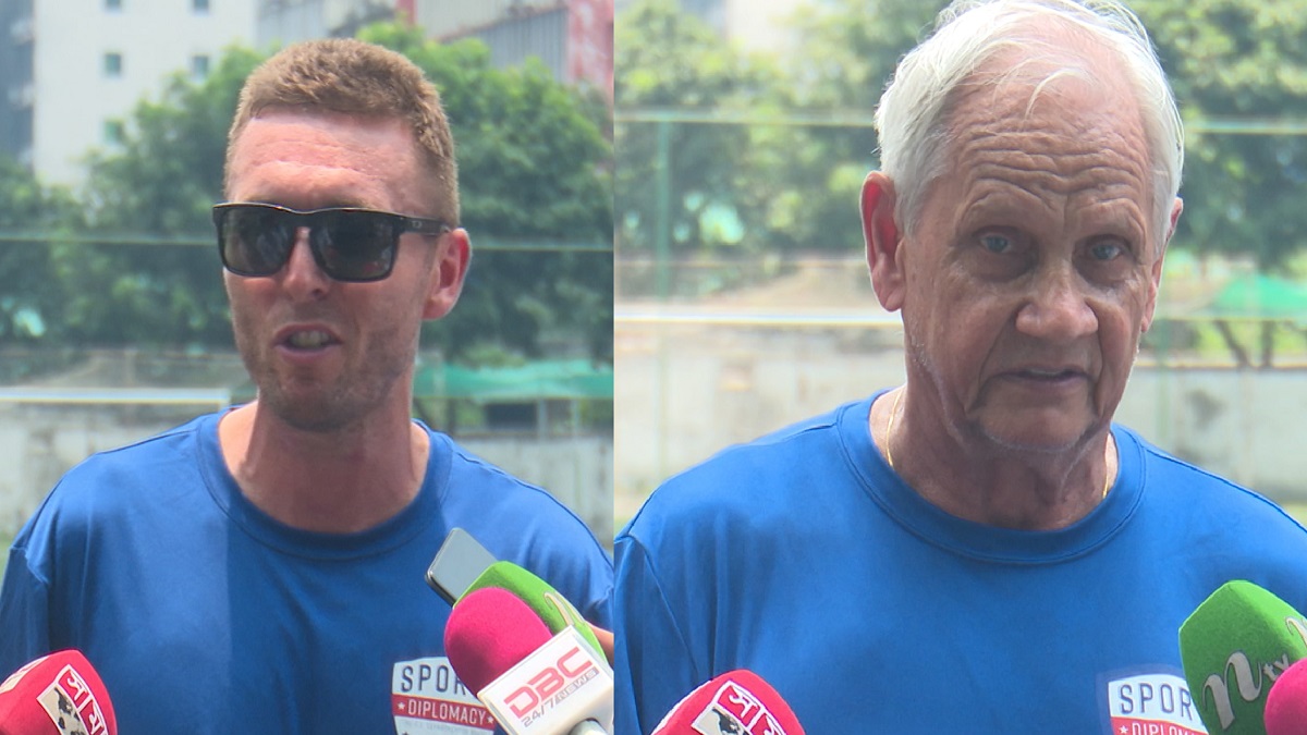 বাংলাদেশ নারী ফুটবল দলকে প্রশংসায় ভাসালেন দুই মার্কিন কোচ