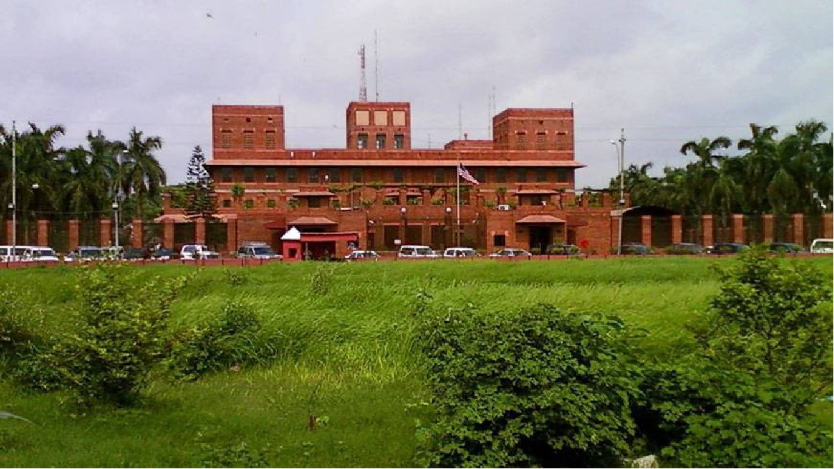 নতুন ভিসানীতি নিয়ে মার্কিন রাষ্ট্রদূতের সাথে আ.লীগ-বিএনপি-জাপার বৈঠক