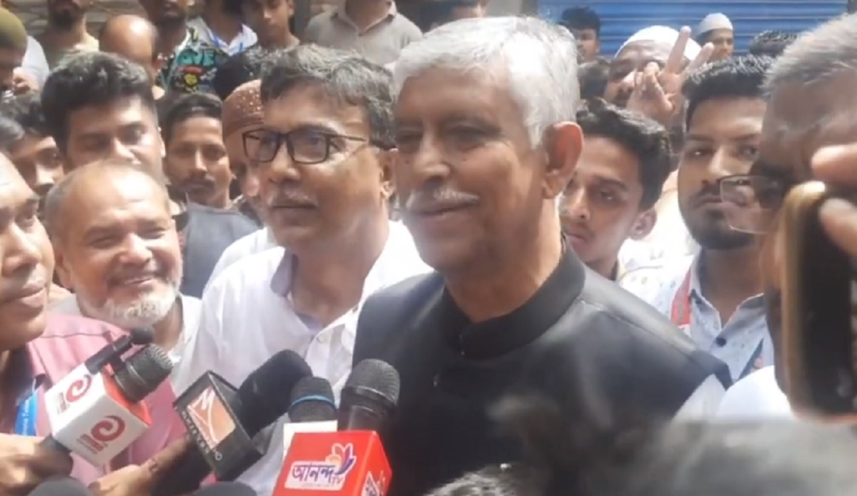 ভোট দিয়ে বের হয়ে আজমত উল্লা বললেন ফয়সালা আসমান থেকে হয়