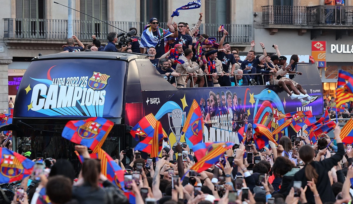 উদযাপনে বিরতি দিয়ে মাঠে নামছে বার্সেলোনা