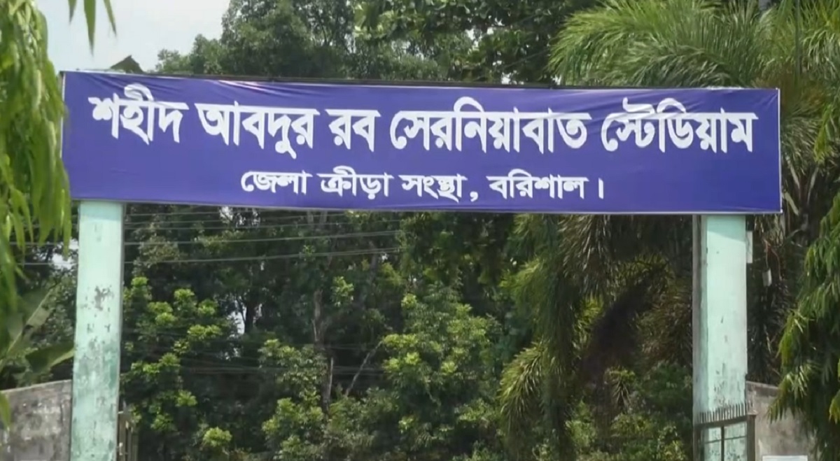 প্রেমিকাকে ভিডিও কলে রেখে ড্রেসিংরুমে ফুটবলারের আত্মহত্যা