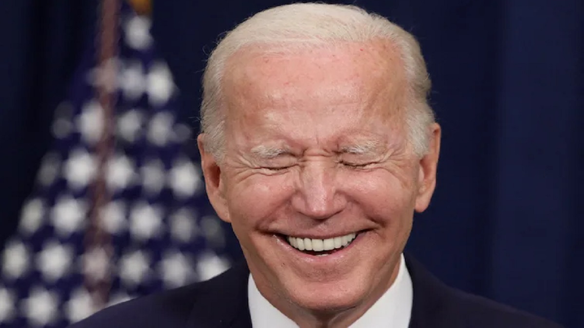 এবার নিজের বয়স নিয়ে নিজেই মশকরা করলেন বাইডেন