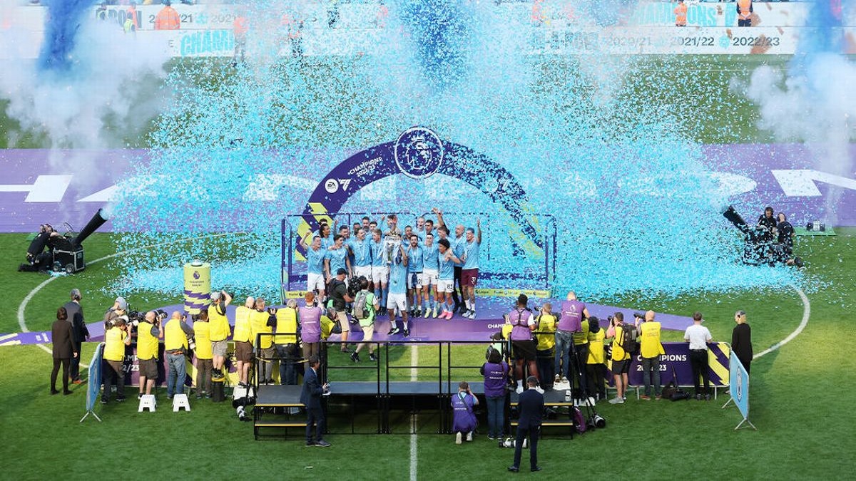 টানা তৃতীয়বারের মতো লিগ শিরোপা জয় ম্যানসিটির