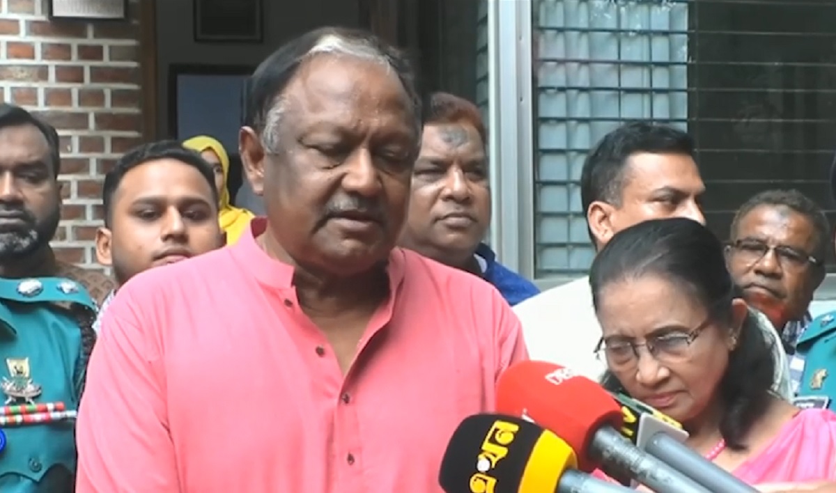 পেঁয়াজের দাম না কমলে ভারত থেকে আমদানি করা হবে; বাণিজ্যমন্ত্রীর হুঁশিয়ারি