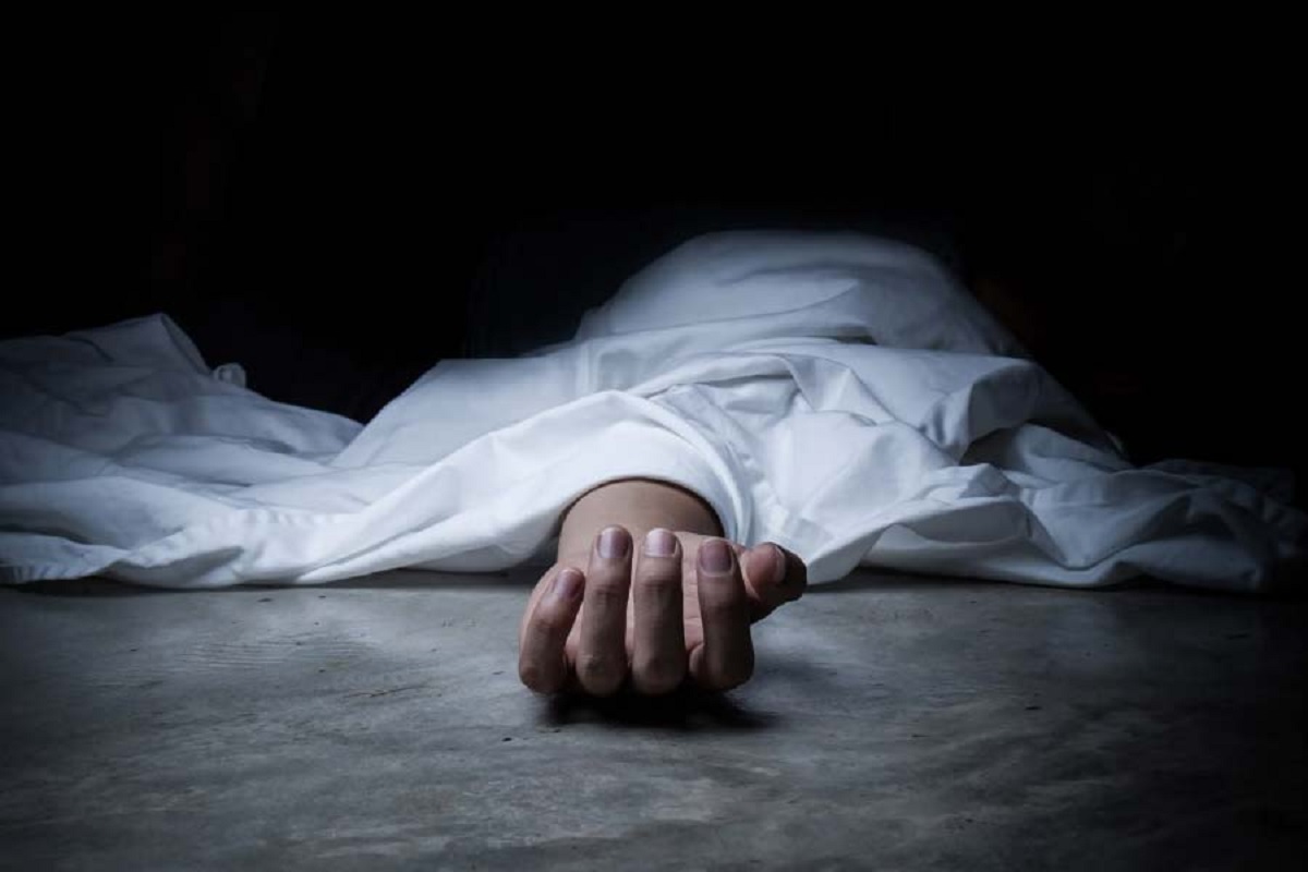 বিয়েবাড়িতে খাবার পরিবেশন করতে গিয়ে গরম হাঁড়িতে পড়ে যুবকের মৃত্যু!