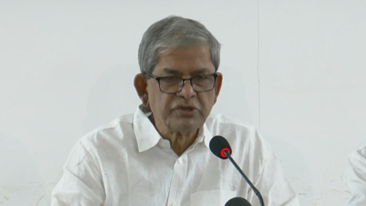 মোখা মোকাবেলায় জনগণের পাশে দাঁড়াতে দলীয় নেতাকর্মীদের প্রতি ফখরুলের নির্দেশ