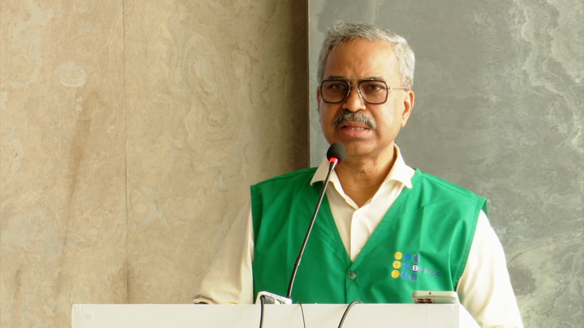 পোশাক শিল্পের সম্ভাবনা নিয়ে কাজ চলছে: বিজিএমই সভাপতি