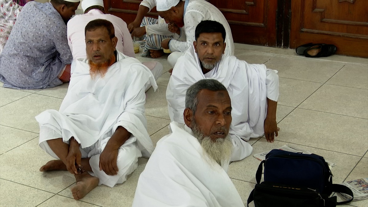 ভিসা জটিলতায় নির্ধারিত ফ্লাইটে যেতে পারেননি ১৪০ হজযাত্রী