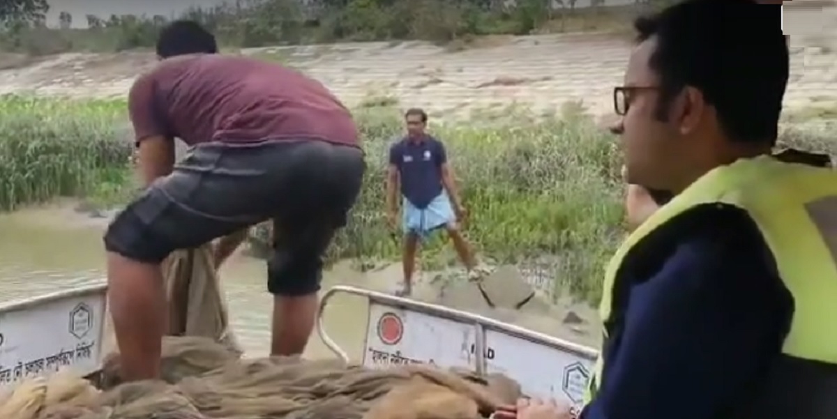 হালদায় অভিযানে ৩ হাজার মিটার নিষিদ্ধ ঘেরা জাল জব্দ